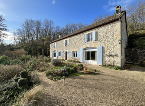   Maison familiale en pierre avec vue d�gag�e Maison - 7 pi�ce(s) - 231 m�