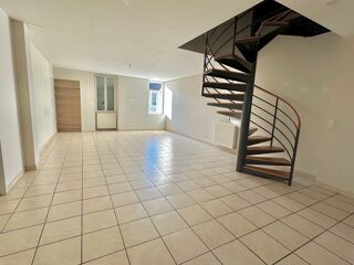  Immeuble � vendre 371 m�