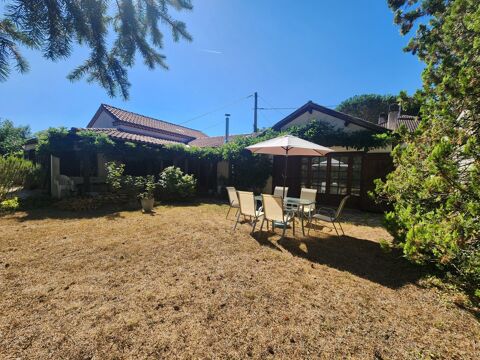   Maison de plain-pied avec studio indpendant et piscine Maison - 5 pice(s) - 165 m