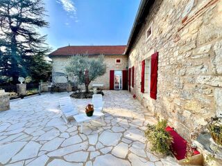  Maison � vendre 7 pi�ces 244 m�