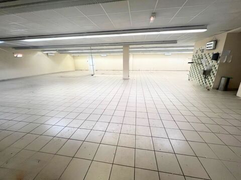Local commercial de 400m&sup2; 291000 46000 Cahors