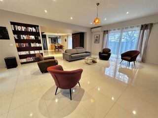  Maison � vendre 6 pi�ces 240 m�