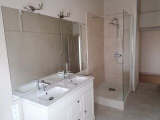  Appartement � louer 4 pi�ces 130 m�