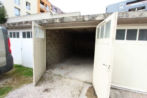  Parking / Garage � louer 