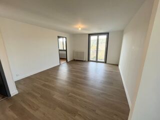  Appartement à louer 5 pièces 96 m²