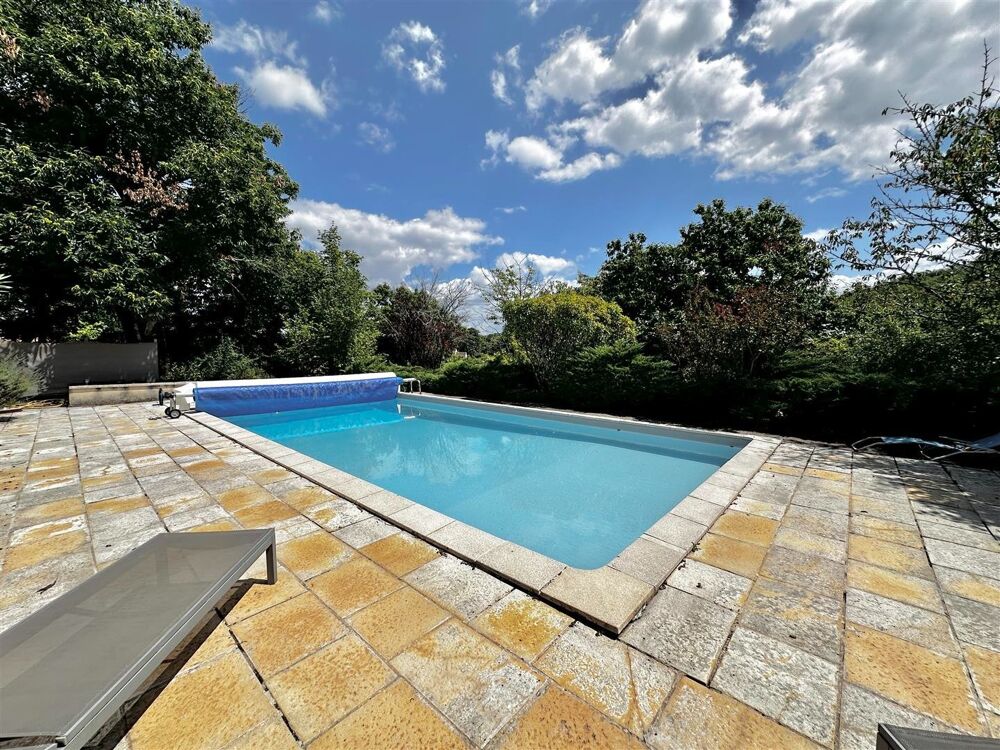 Maison 4 chambres avec piscine et beau parc paysager