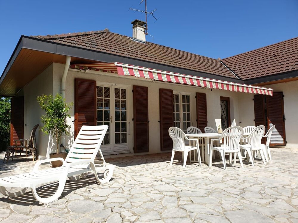 Vente Maison Maison de type 6 : Zone résidentielle St denis les bourg