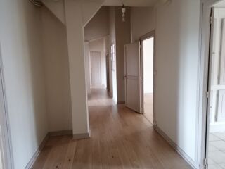  Appartement à louer 4 pièces 130 m²