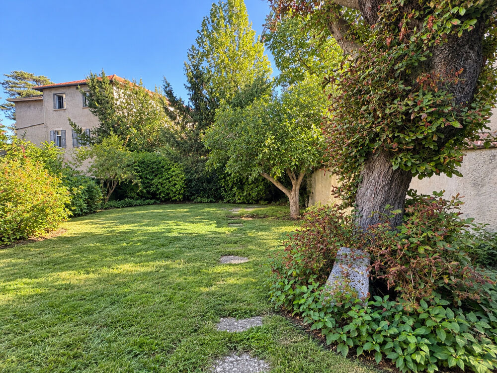 Vente Appartement BIEN RARE ? APPARTEMENT BOURGEOIS T6 - JARDIN PRIVATIF Bourg en bresse