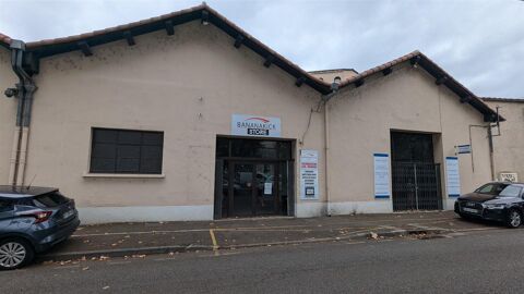   Local commercial avec extérieur 