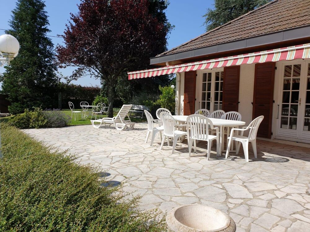 Vente Maison Maison de type 6 : Zone résidentielle St denis les bourg