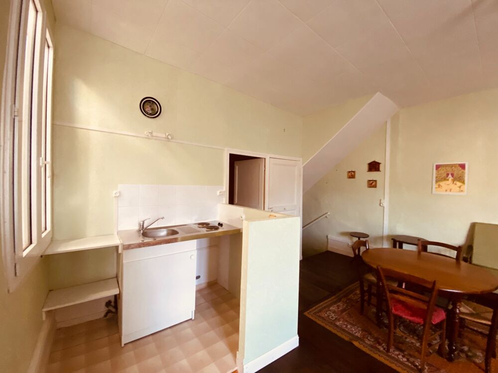   Immeuble de rapport Appt T2 + Grenier + 2 caves Gramat