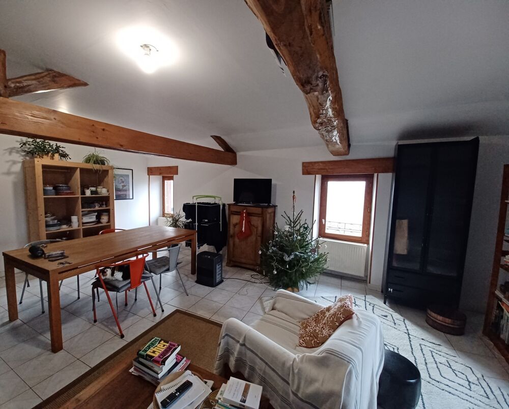 Location Appartement Appartement T4 dans le centre du village Douelle