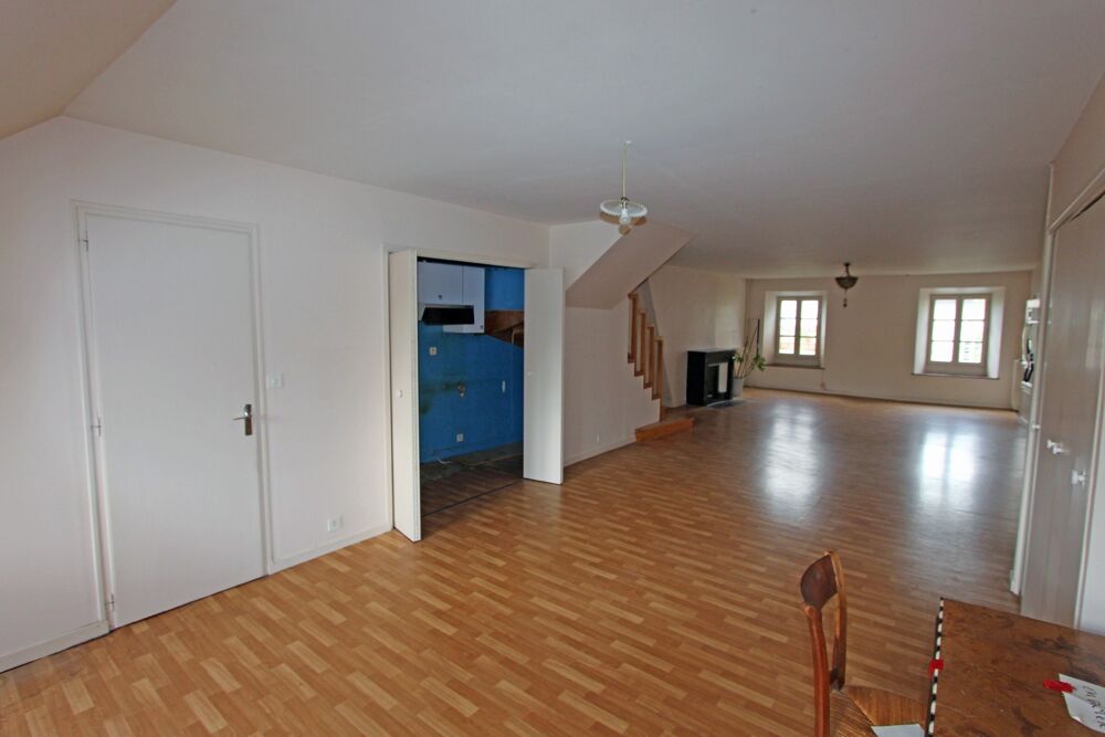 Appartement 8 pièces 164 m² · à Lons le Saunier · 164 m² · 135 000 €