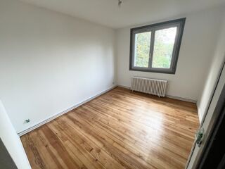  Appartement à louer 5 pièces 96 m²