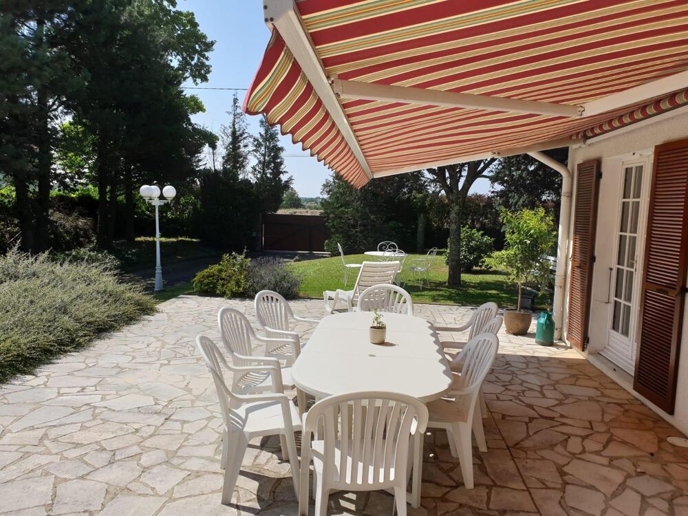 Vente Maison Maison de type 6 : Zone résidentielle St denis les bourg