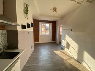  Appartement à louer 2 pièces 32 m²