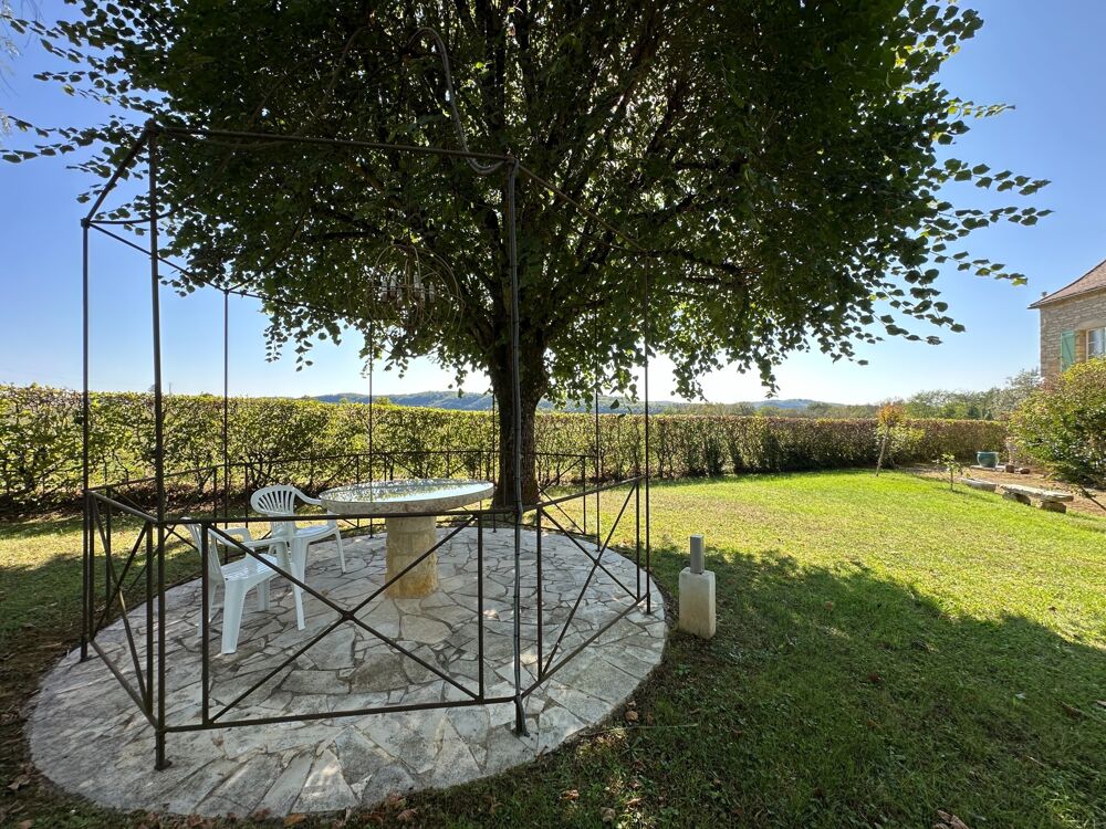 PROPRIÉTÉ DE 280M² HABITABLES SUR PARC ARBORÉ DE 2895M²