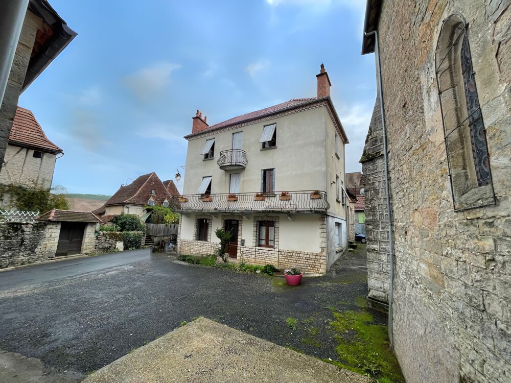 Maison 11 pièces 150 m² · à Mayrinhac Lentour · 150 m² · 84 240 €