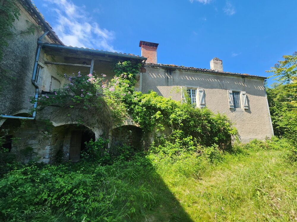 Propriété à rénover sur 11 hectares de terrain