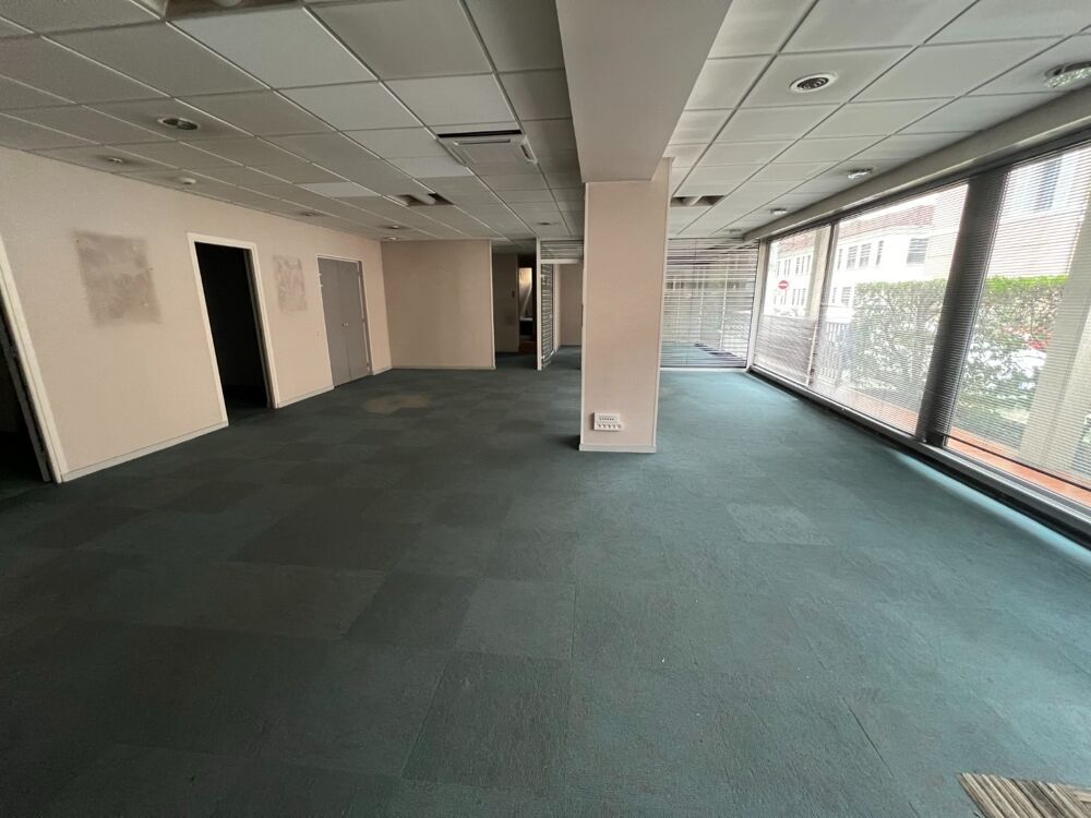   Grand local commercial de 144m² 