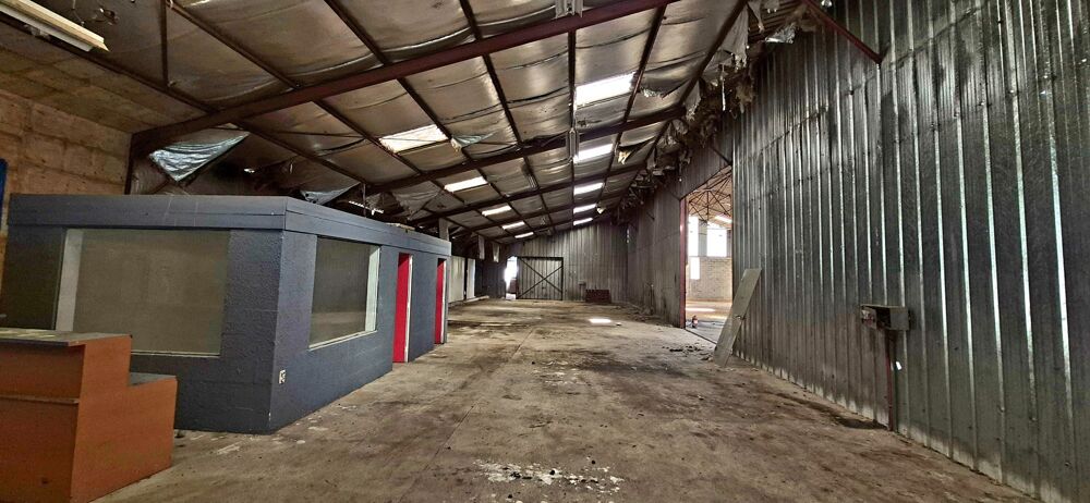 Vente Maison ENTREPÔT 1390M2 SUR 2,27 HECTARES Coligny