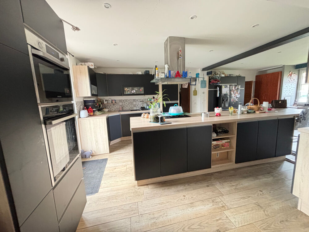 Maison en pierres de 197 m² à St Germain du Plain