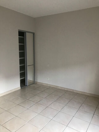  Appartement à louer 5 pièces  Mercues