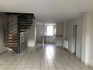  Appartement à louer 5 pièces 113 m²