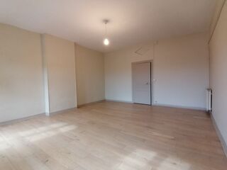  Appartement à louer 4 pièces 130 m²