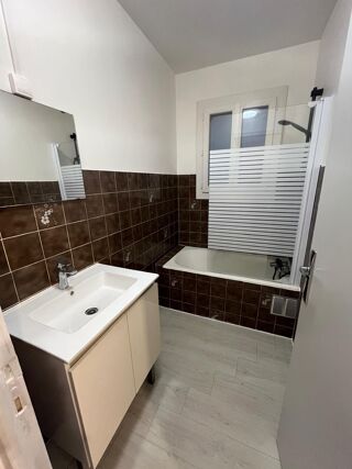  Appartement à louer 2 pièces 57 m²