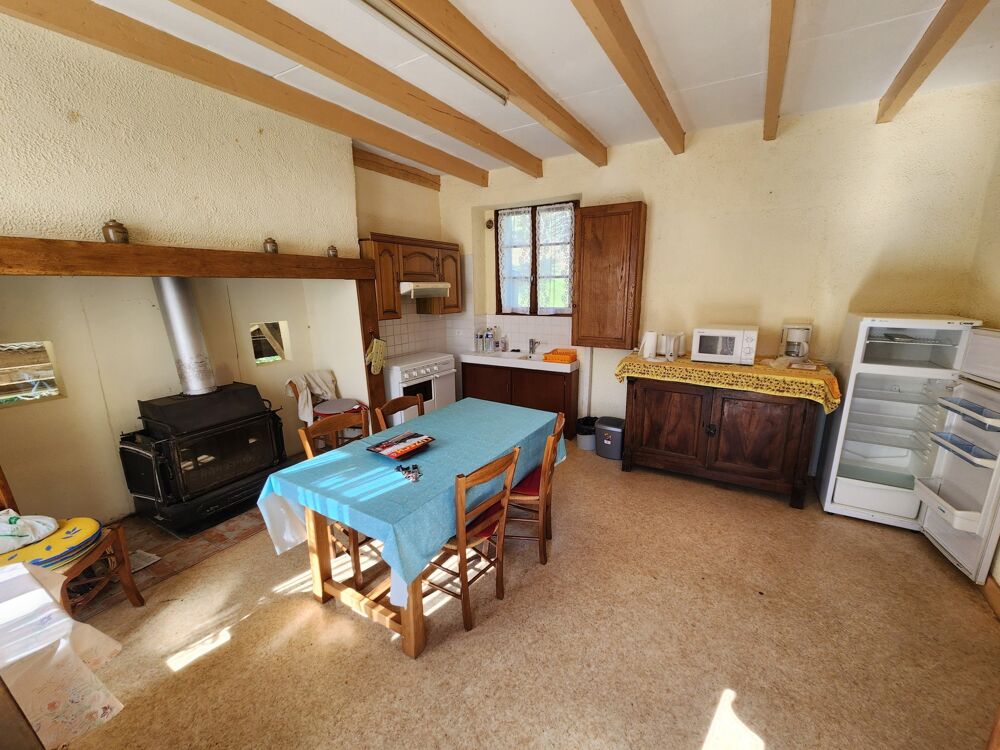 Ensemble immobilier en pierre à rénover