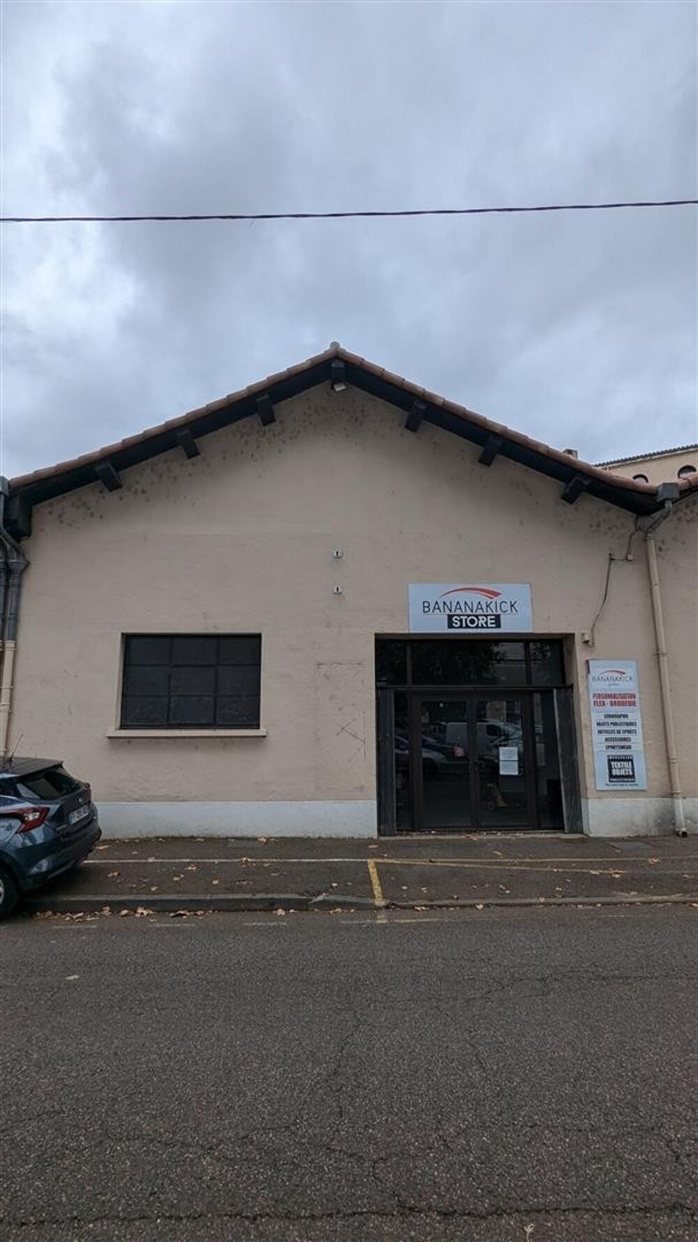   Local commercial avec extérieur 