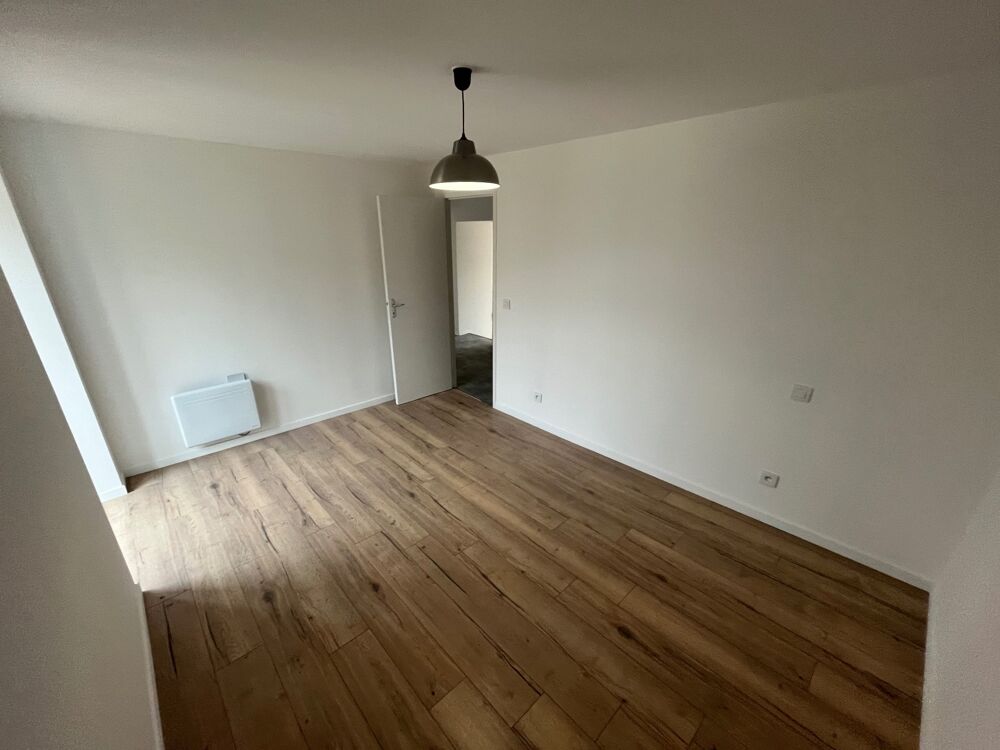 Appartement T3 au 1 er étage -Plein centre de Gramat