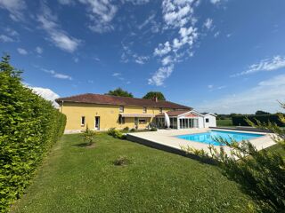 Maison 9 pièces 240 m² · à Bourg en Bresse · 240 m² · 590 000 €