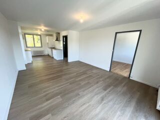  Appartement à louer 5 pièces 96 m²