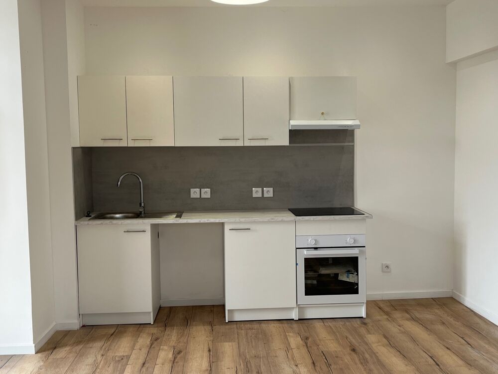 Appartement T3 au 1 er étage -Plein centre de Gramat