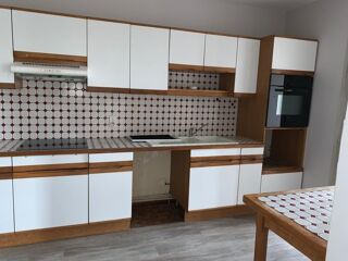  Appartement à louer 5 pièces 100 m²