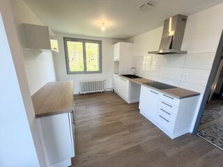  Appartement à louer 5 pièces 96 m²
