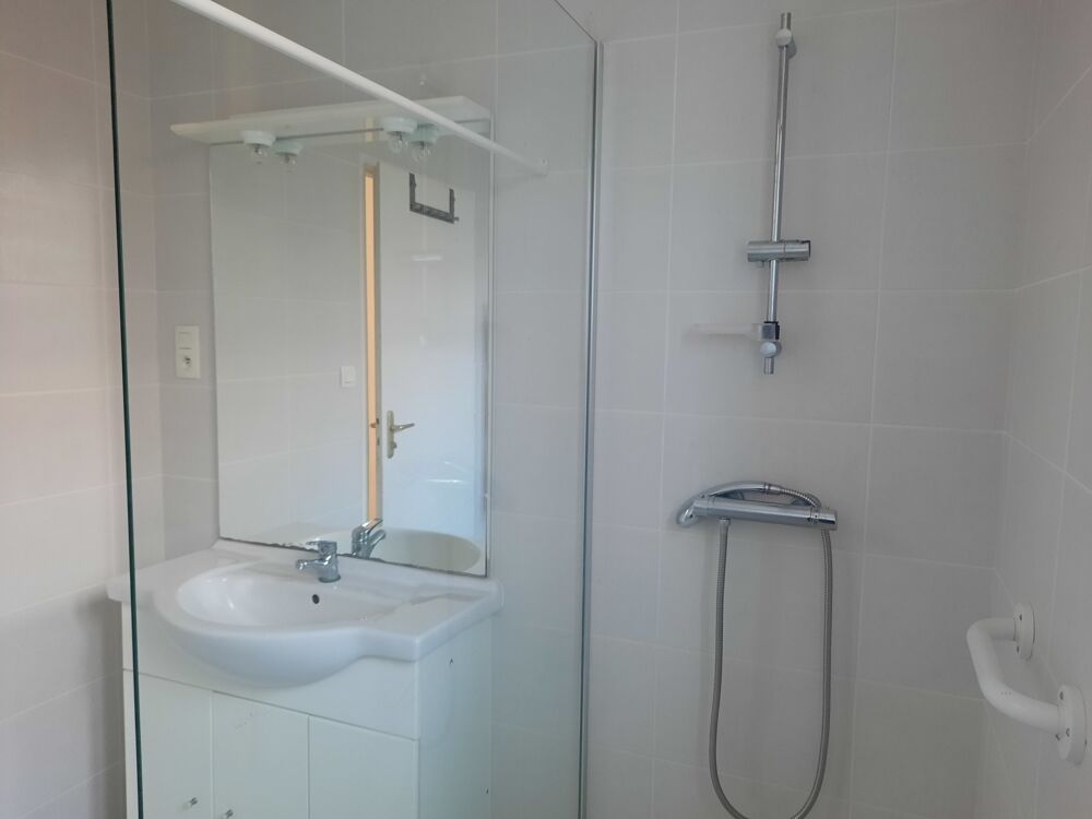 NEGREPELISSE - appartement T3 - au 1er étage