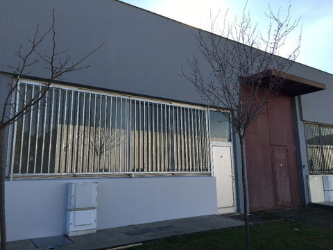 LOCAL ACTIVITES 200 M2 BLANQUEFORT 1615 33290 Blanquefort