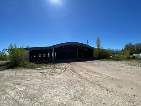 &Agrave; vendre   Local d'activit&eacute; avec entrep&ocirc;t de 2 156 m2 sur un terrain de 9 352 m2 472500 47440 Casseneuil
