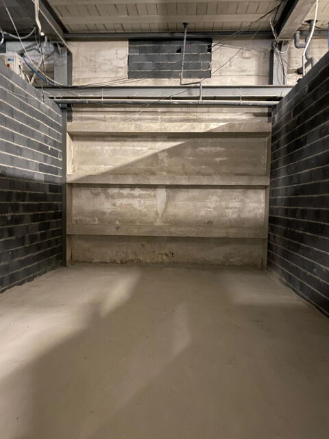 Box à louer 38 m2 à 97m2 506 33370 Tresses