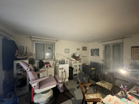 LOCAL PROFESSIONNEL A AMENAGER 135 M2 420000 33800 Bordeaux