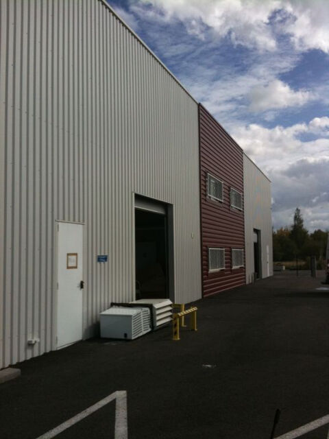 A LOUER LOCAL D'ACTIVITE 286 M2 BEYCHAC ET CAILLAU 1893 33750 Beychac et caillau