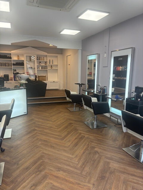 Fonds de commerce - salon de coiffure Le Bouscat-Barri&egrave;re du M&eacute;doc 73000 33110 Le bouscat