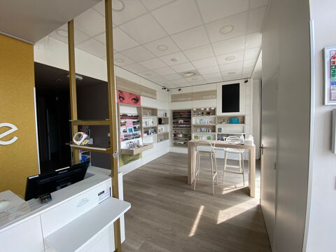 location d'une surface de 120 m2 entre Eysines et Le Taillan-Médoc 1867 33320 Eysines