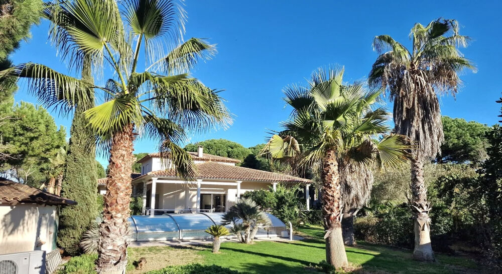 VILLA DE STANDING AVEC PISCINE CHAUFFEE ET GRAND TERRAIN ARBORE