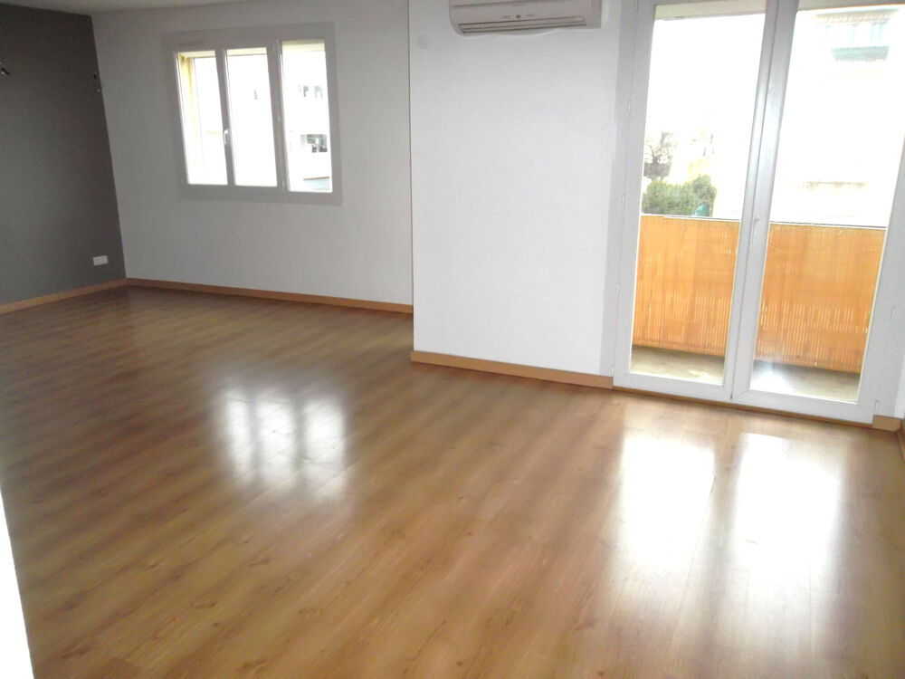 GRAND APPARTEMENT TRAVERSANT AVEC GARAGE