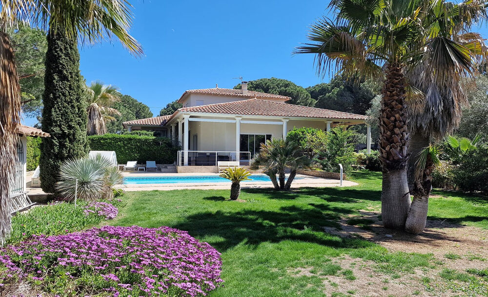 VILLA DE STANDING AVEC PISCINE CHAUFFEE ET GRAND TERRAIN ARBORE
